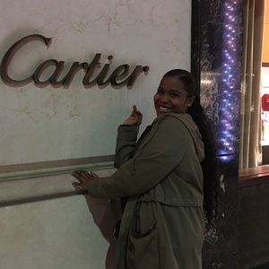 Meet your Posher, Milove